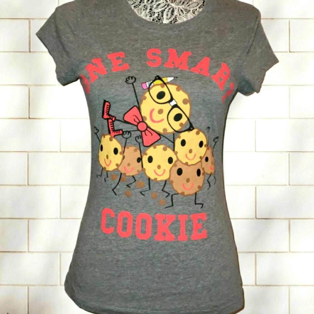 Junior's graphic tshirt